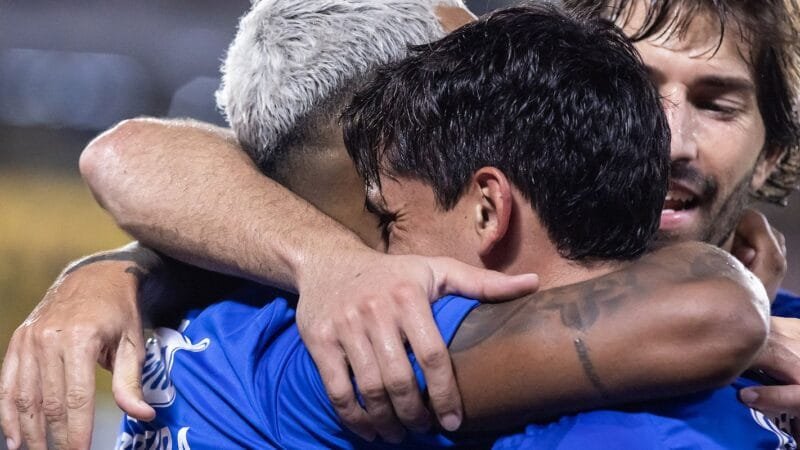 Cruzeiro Inicia Libertadores 2026 com Vitória e Fluminense Empata em Estreia