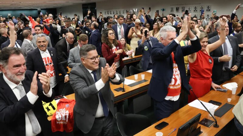 Comissão da Câmara Aprova PEC que Elimina Escala 6X1 e Altera Jornada de Trabalho