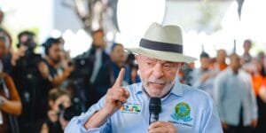 Lula Expressa o Desejo de Reverter Privatizações de Empresas Estratégicas