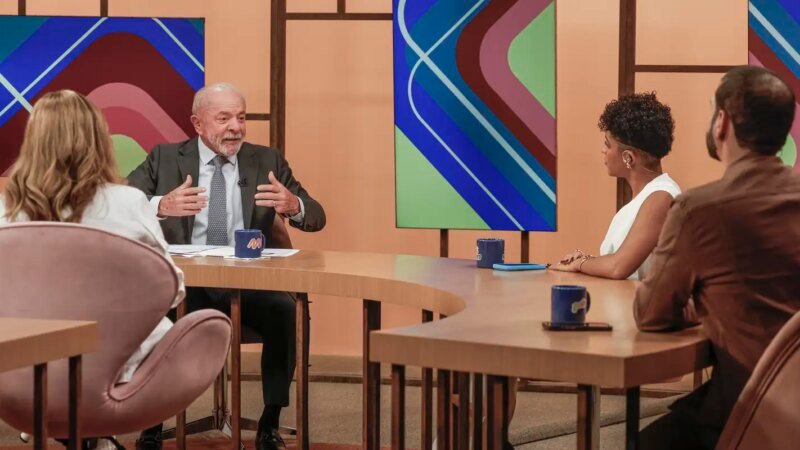 Lula Defende Redução da Jornada de Trabalho em Entrevista na TV Brasil