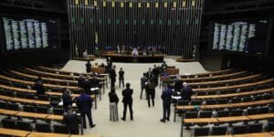 Minirreforma Eleitoral: Novas Regras e Controvérsias na Gestão Partidária