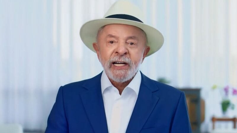 Lula Comenta Relação entre Flávio Bolsonaro e Banqueiro Envolvido em Fraudes