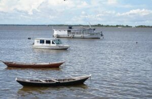 Rio Tapajós em Santarém Atinge Cota de Alerta, Mas Defesa Civil Minimiza Risco de Cheia Histórica