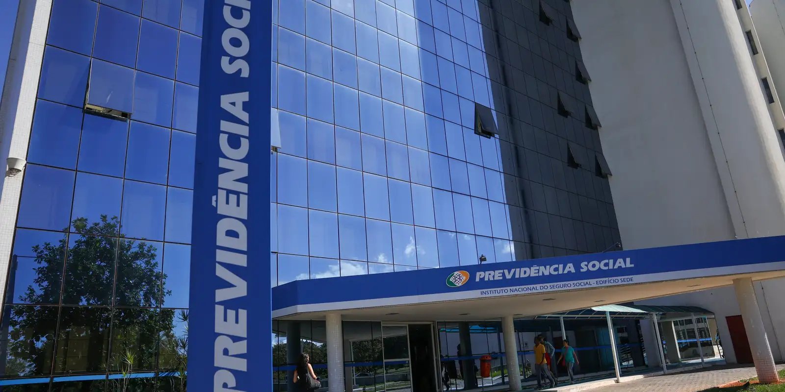 Fila do INSS atinge menor nível em 21 meses com 1,8 milhão de pedidos