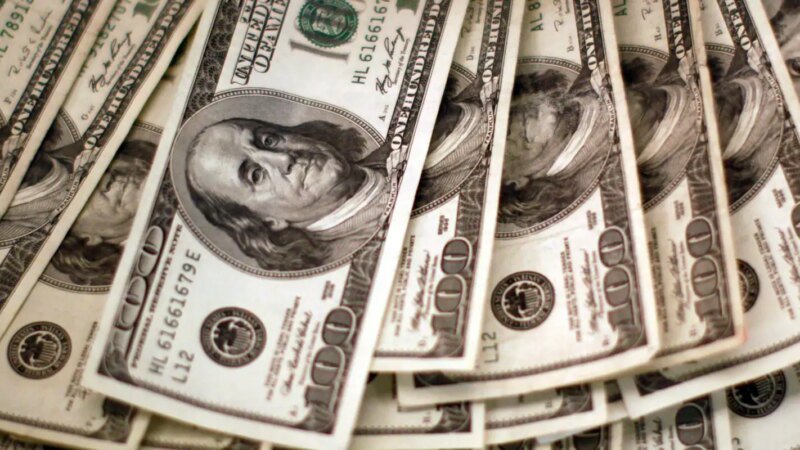 Dólar atinge R$ 5,18, o maior valor desde março, em meio a incertezas globais