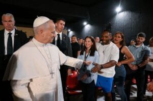 Papa Francisco Enfatiza Dignidade Humana Durante Visita a Prisão em Barcelona