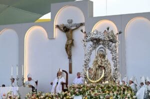 Papa Francisco Clama pela Paz Mundial em Missa Especial