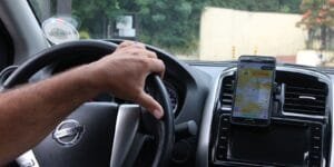 CMN Proíbe Taxa de Cadastro para Motoristas de Aplicativos no Programa Move Aplicativos