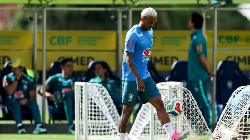 Tetra com o Brasil: Jorginho envia mensagem a Wesley após corte inesperado