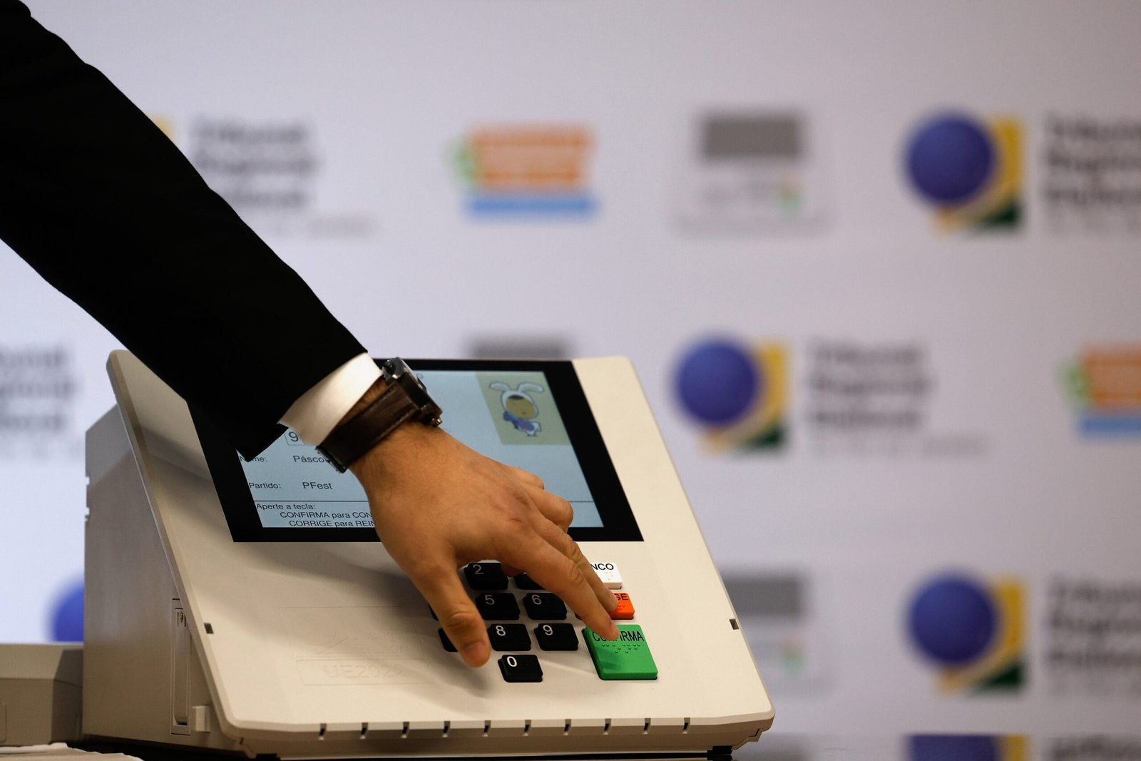 Cenário Eleitoral a 100 Dias do Primeiro Turno: Pré-Candidatos ao Governo e Senado em 26 Estados e no DF