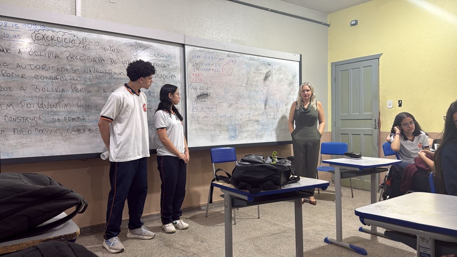 Estudantes Debatem Democracia e Transformação Digital em Porto Velho
