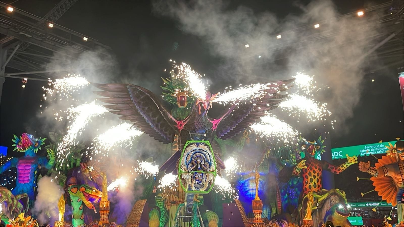 Marciele Albuquerque Brilha em Alegoria Inspirada na Lenda Amazônica no Festival de Parintins 2026