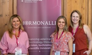Hormonalle Destaca-se na Endocrinologia Veterinária em Evento Internacional