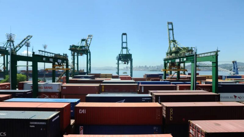 Impactos Limitados do Tarifaço Americano na Balança Comercial do Brasil