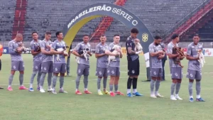 Inter de Limeira Lança Campanha de Adoção com Jogadores e Cães em Campo