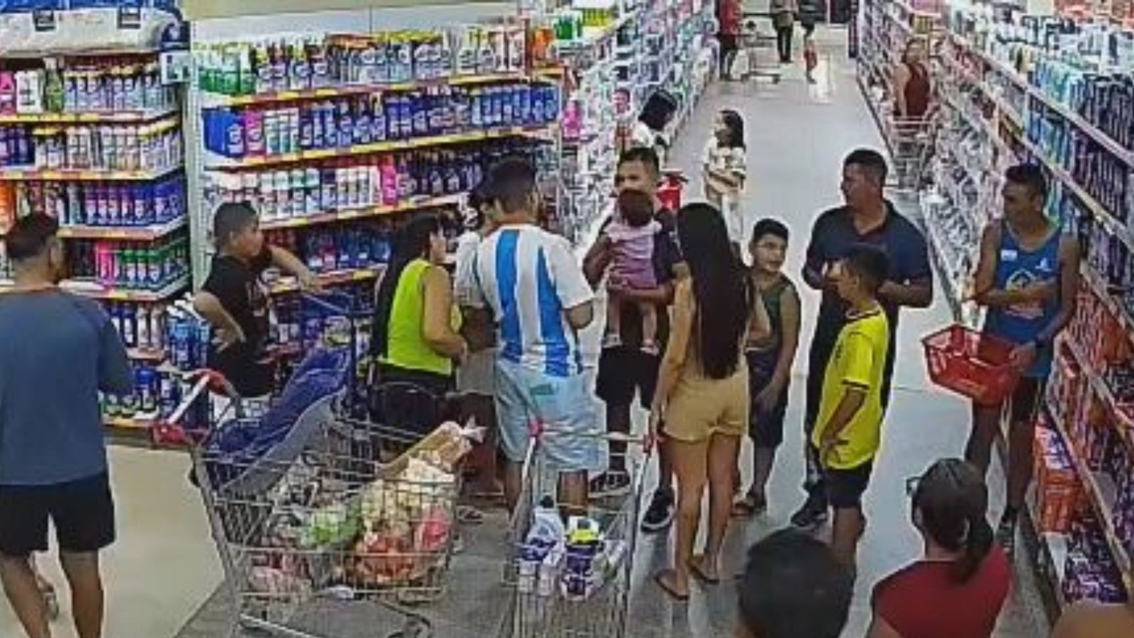Bombeiro Salva Bebê Engasgado em Supermercado no Amapá