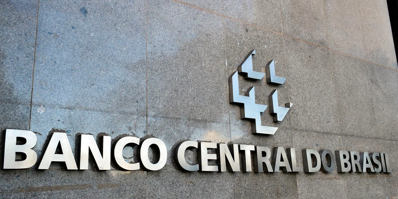 Concursos Públicos: Receita Federal e Banco Central Recebem Autorização para Novas Vagas