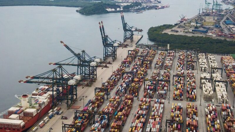 Brasil Reage a Nova Tarifa dos EUA: Compromisso com Direitos Humanos em Jogo