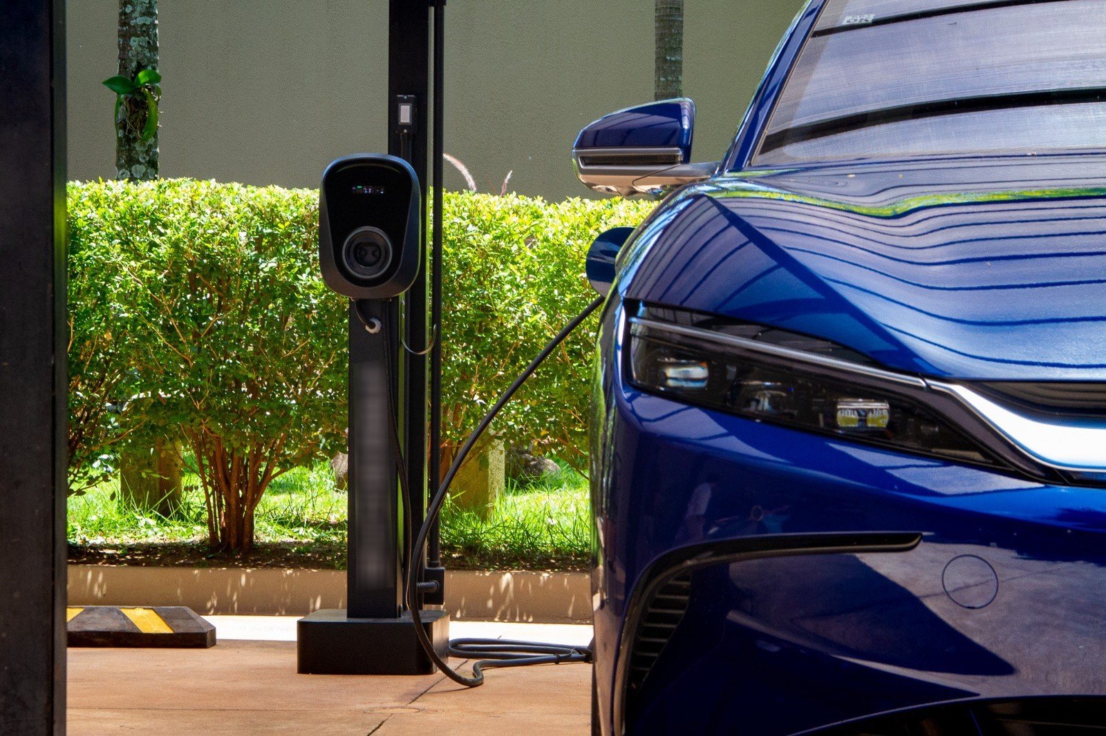 Guia Completo para Instalar Carregadores de Carros Elétricos em Casa com Segurança