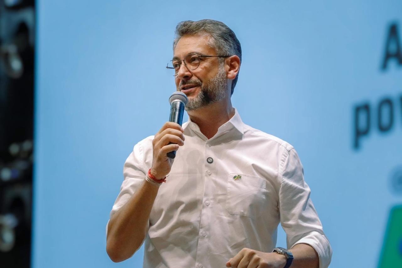 Análise das Promessas do Governador Clécio Luís: Avanços e Desafios no Amapá