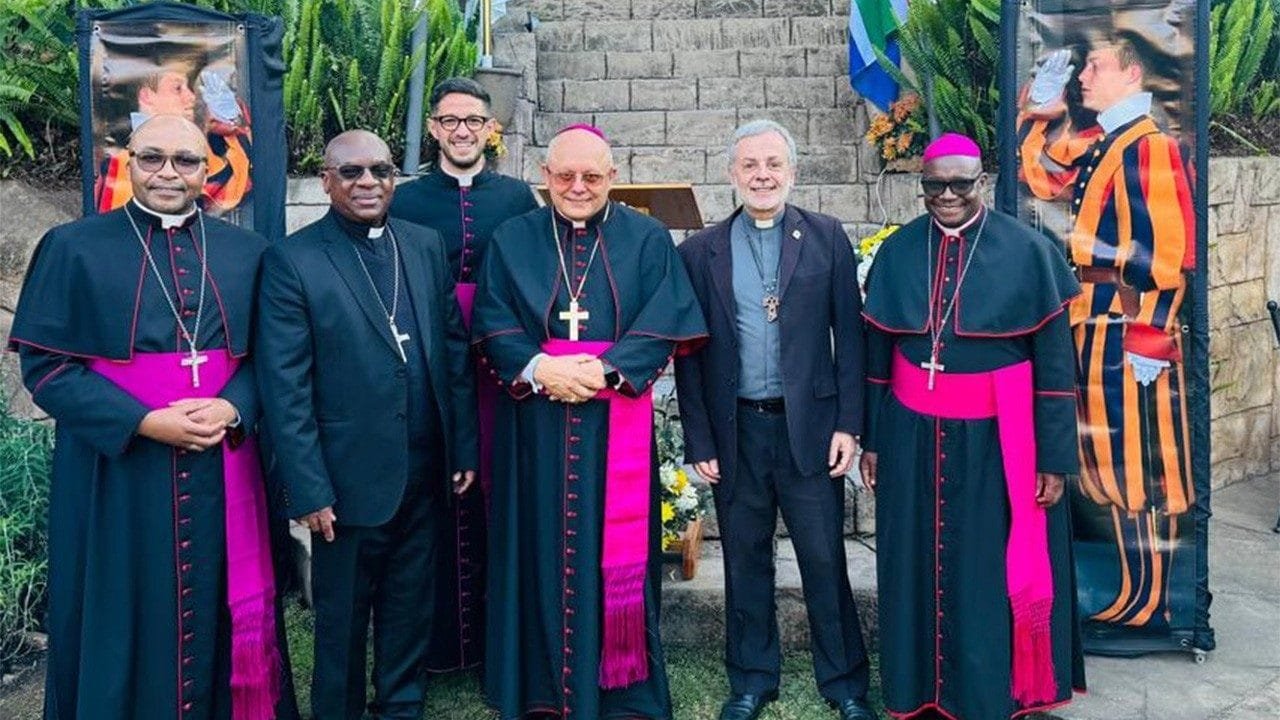 Núncio Apostólico Convoca à Paz e Dignidade na África do Sul