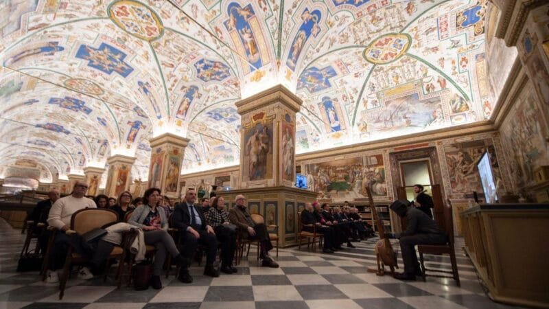 Papa Inaugura Exposição ‘AQVA’ na Biblioteca Vaticana