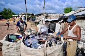 Duplo Naufrágio em Mianmar: Incertezas Sobre o Destino de 500 Rohingyas