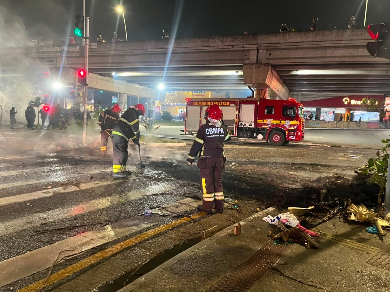 Protesto em Belém Bloqueia Cruzamento Crucial da Augusto Montenegro