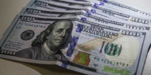Dólar encerra semana estável a R$ 5,08, enquanto Ibovespa registra queda significativa