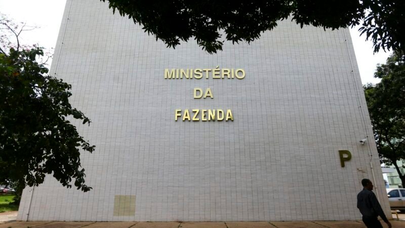 Governo Federal Planeja Ação no STF Contra PEC de Aposentadoria para Agentes de Saúde