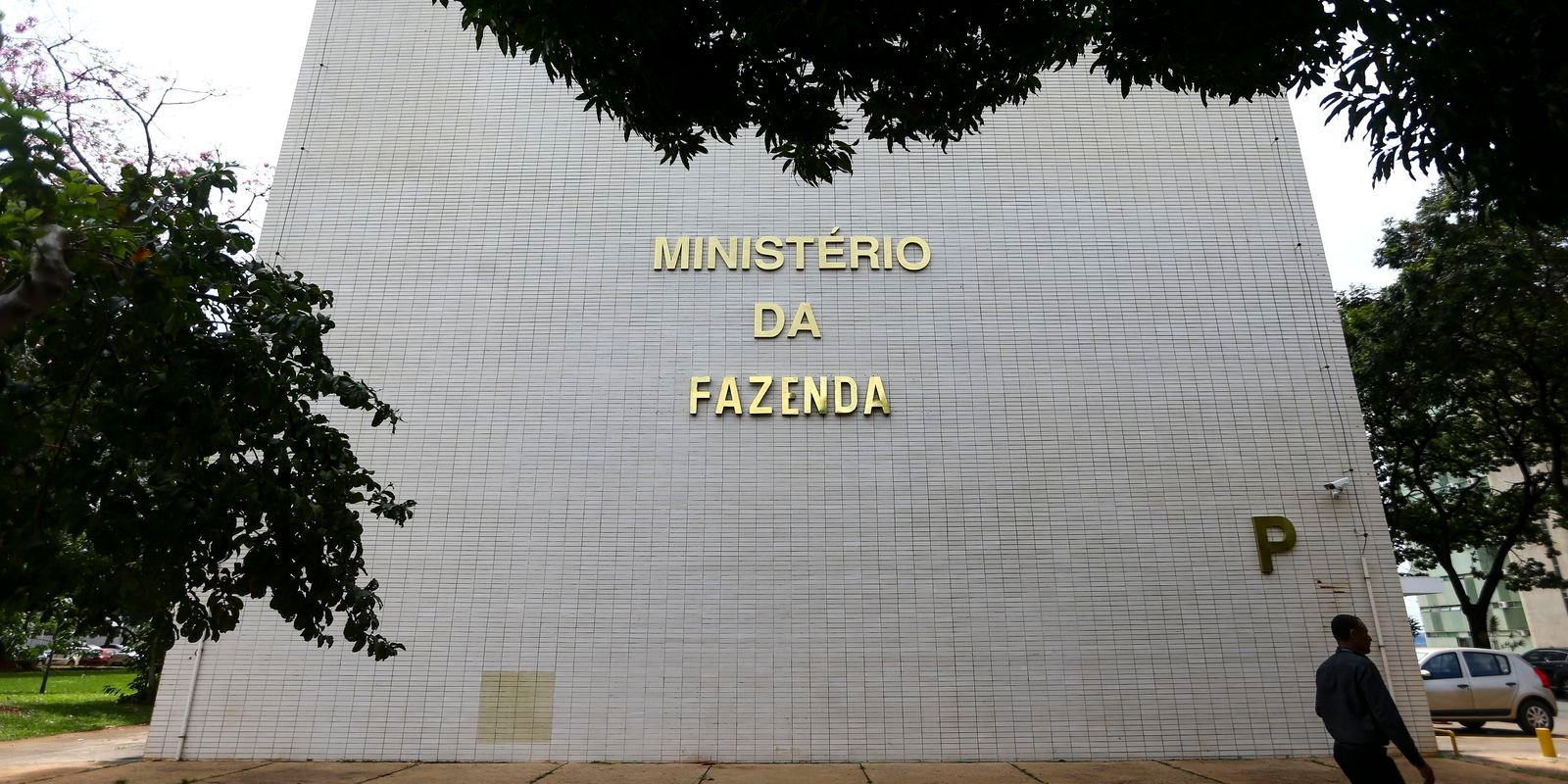 Governo Federal Planeja Ação no STF Contra PEC de Aposentadoria para Agentes de Saúde