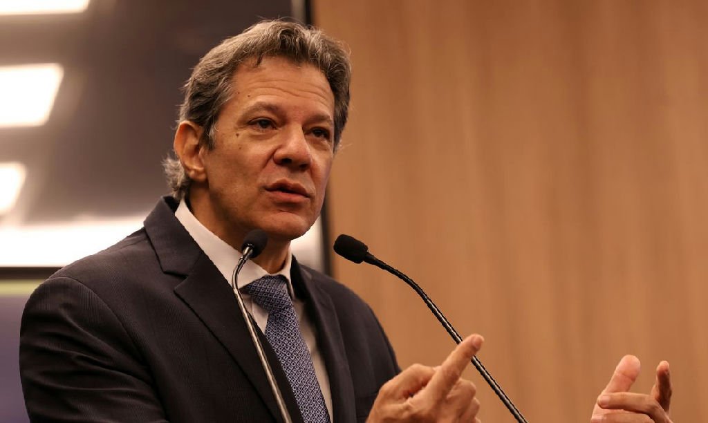 Haddad oficializa candidatura ao governo de São Paulo com Márcio França como vice