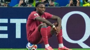 Rafael Leão elogia Flamengo durante treinamento no Corinthians