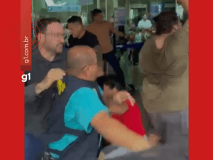 Conflito entre Estudantes e Servidores da Prefeitura de Rio Branco Durante Protesto por Transporte Coletivo