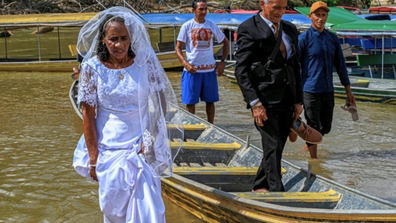 Casamento Coletivo Une Famílias em Tarauacá, Acre: Uma Celebração de Amor e União