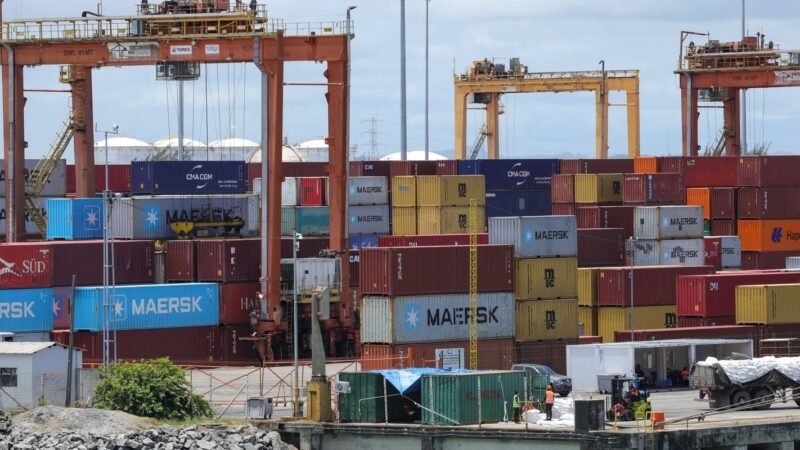 Novas Tarifas dos EUA Impactam Bilhões em Exportações Brasileiras