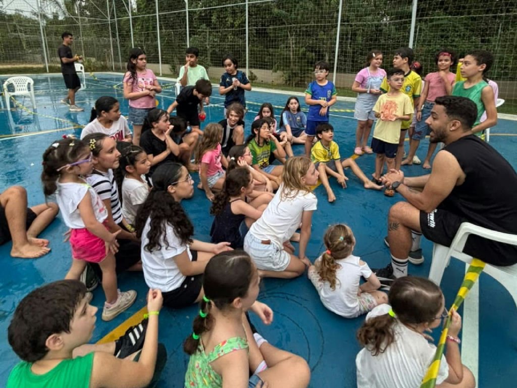 Ramon Oliveira sugere atividades ao ar livre para estimular o desenvolvimento infantil nas férias