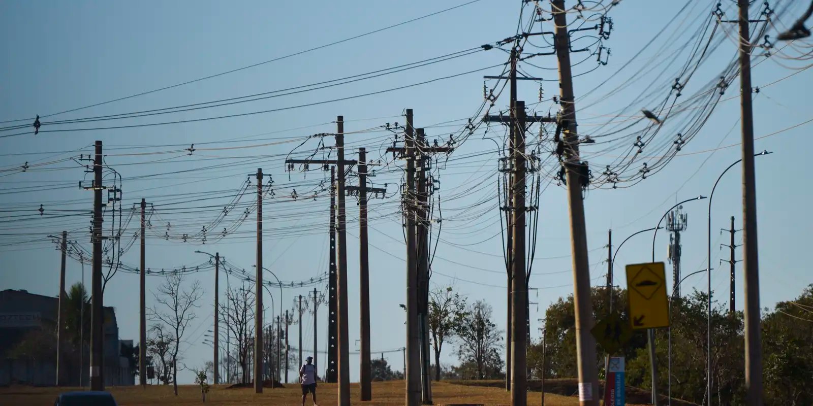 Aumento de Acidentes com a Rede Elétrica no Brasil em 2025: Dados e Alertas