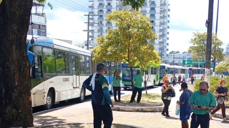 Greve Total de Ônibus em Manaus: Rodoviários Paralisam Frota por Salários Atrasados