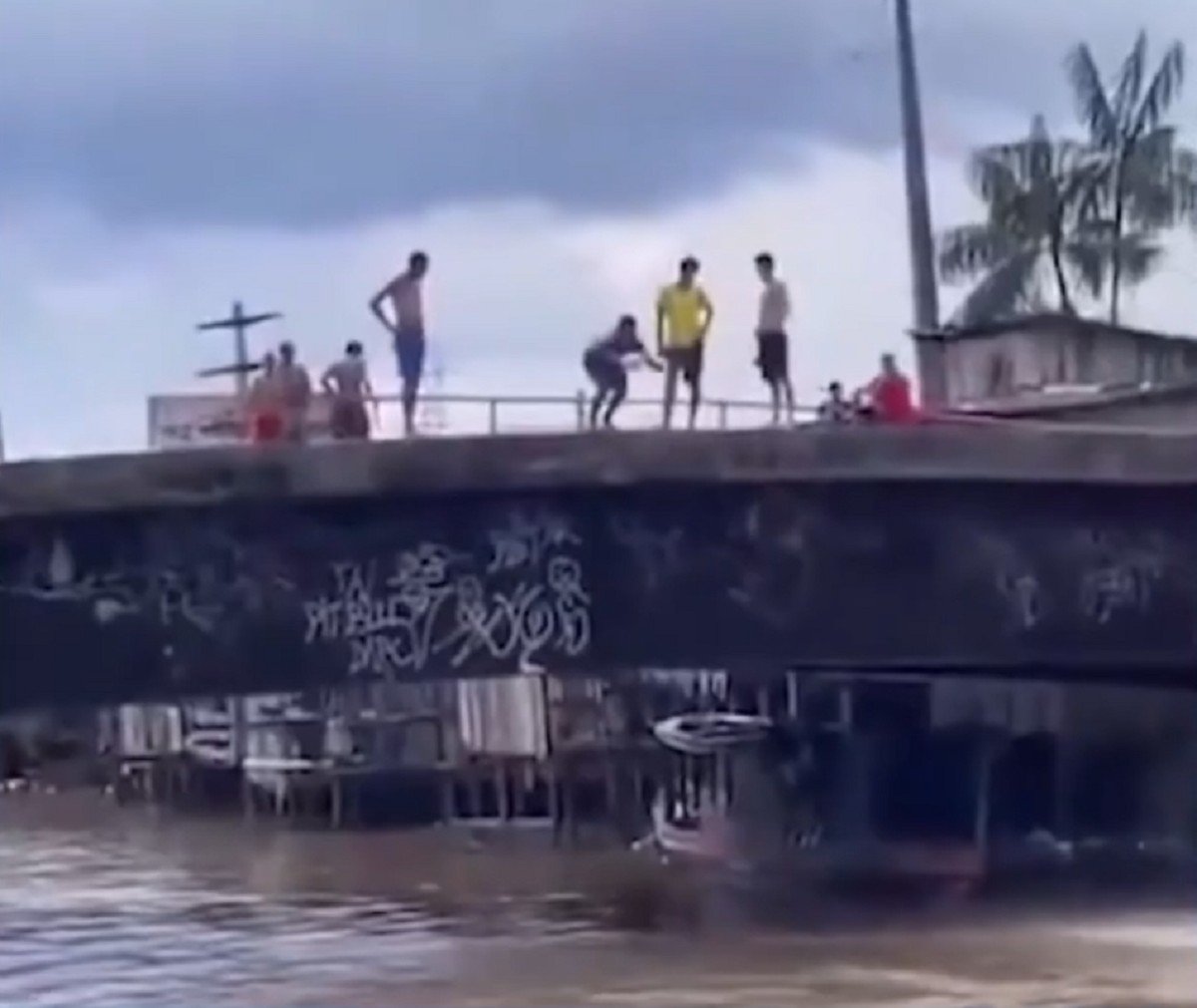 Riscos à Saúde em Balneário Improvisado no Canal do Tucunduba, em Belém