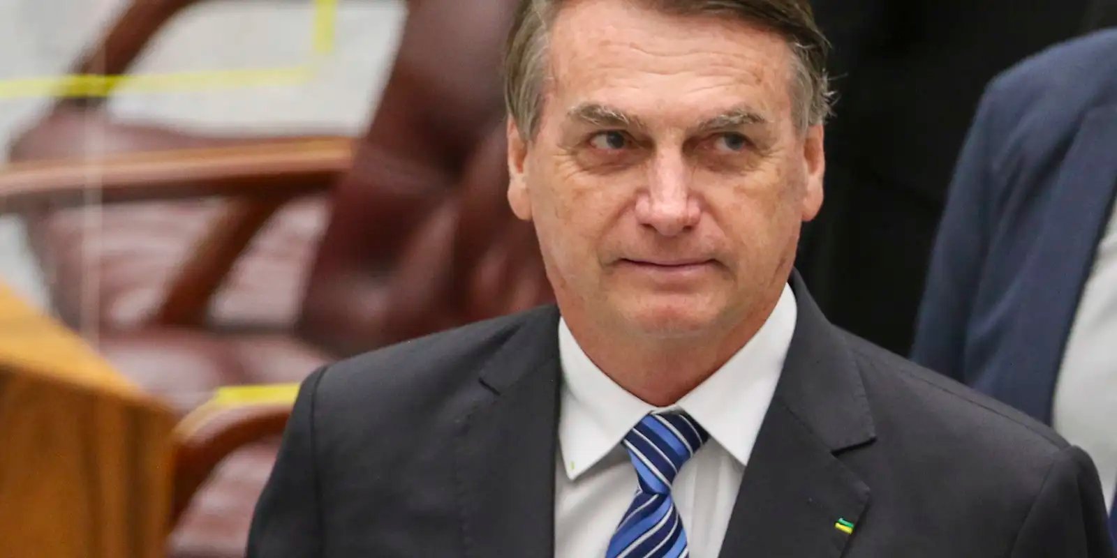 Exército Entrega Armas de Bolsonaro à PF e Informa Sobre Ausência de Duas