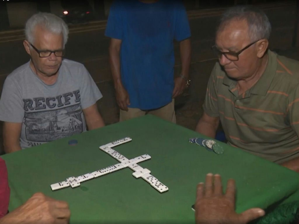 Tradição e amizade: grupo mantém jogo de dominó há 30 anos no Acre