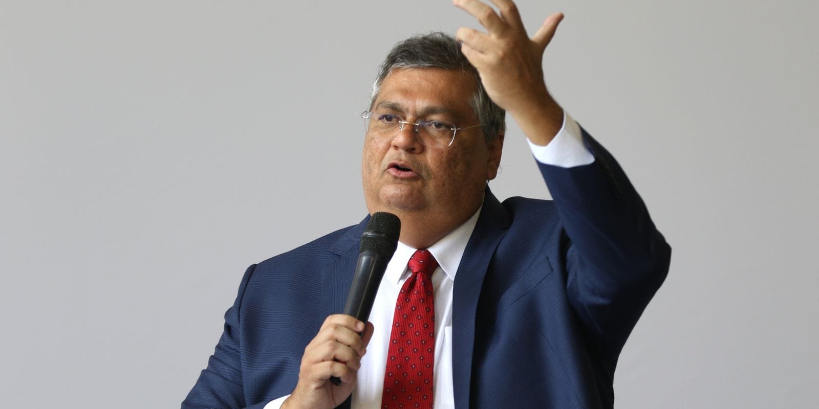Ministro Flávio Dino Bloqueia R$ 119 Milhões em Bens de Valdemar Costa Neto por Suspeitas de Irregularidades em Emendas