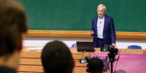 Nobel de Economia Analisa Impactos da Inteligência Artificial no Mercado de Trabalho