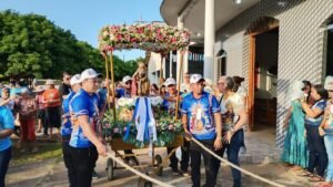 Círio de Santana Atrai Multidão em Arapixuna, Santarém