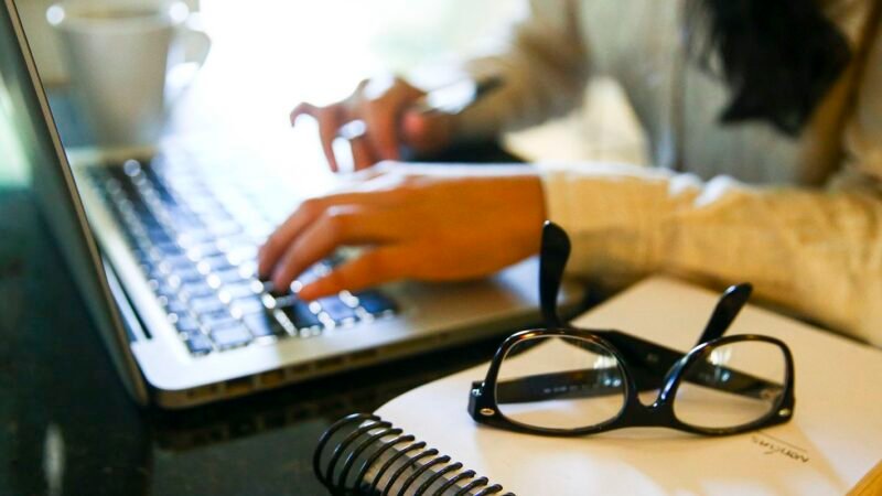 A Presença Feminina no Setor de Seguros: Maioria na Força de Trabalho, Minoria na Liderança