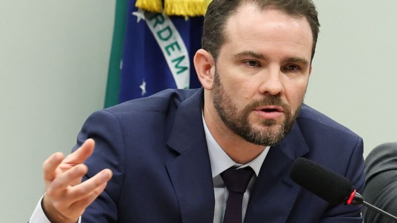 Ministro Dario Durigan Defende Ações do Governo na Crise do BRB