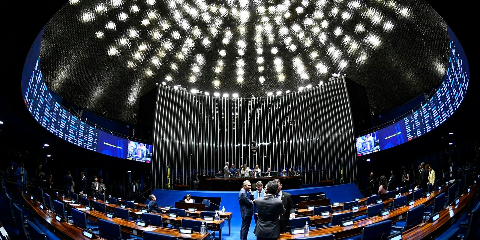 Congresso Nacional Retoma Atividades Após Recesso Parlamentar
