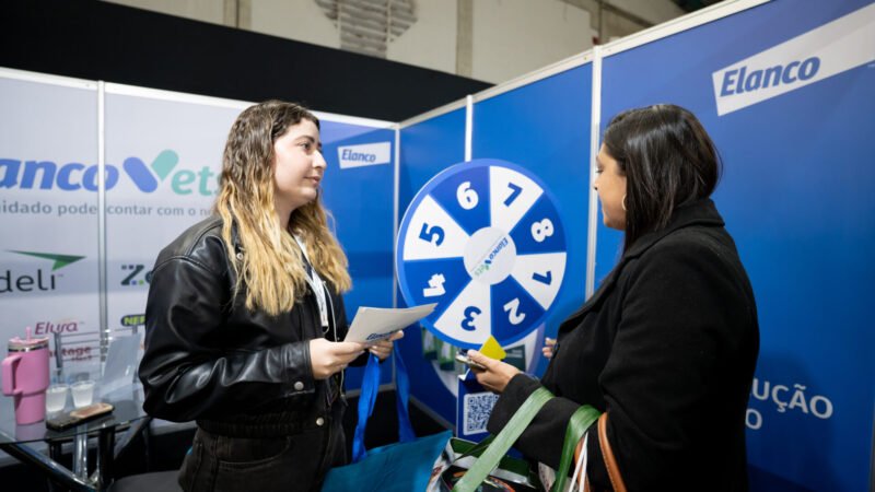 Elanco Fortalece Relações com Veterinários no 3º Congresso Nacional do Veterinário Domiciliar