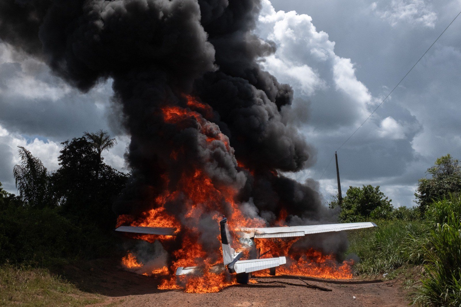 Destruição de Aeronave Relacionada ao Garimpo Ilegal na Terra Yanomami